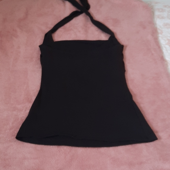 Sleeveless - Picture 2 of 2